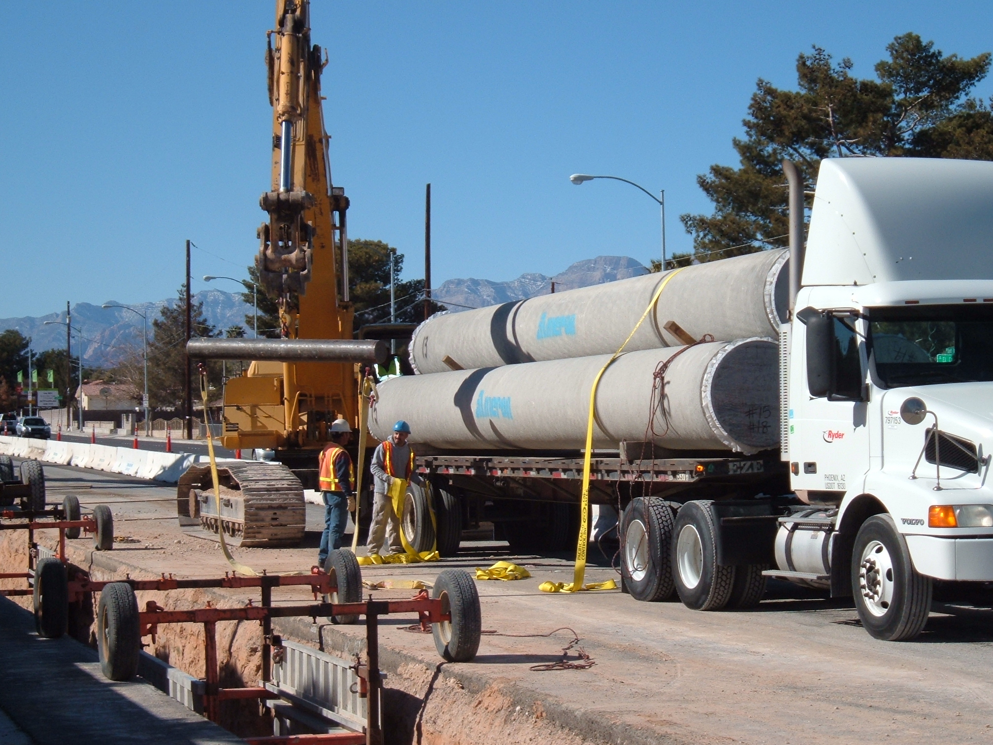 LVVWD crews install new pipeline.